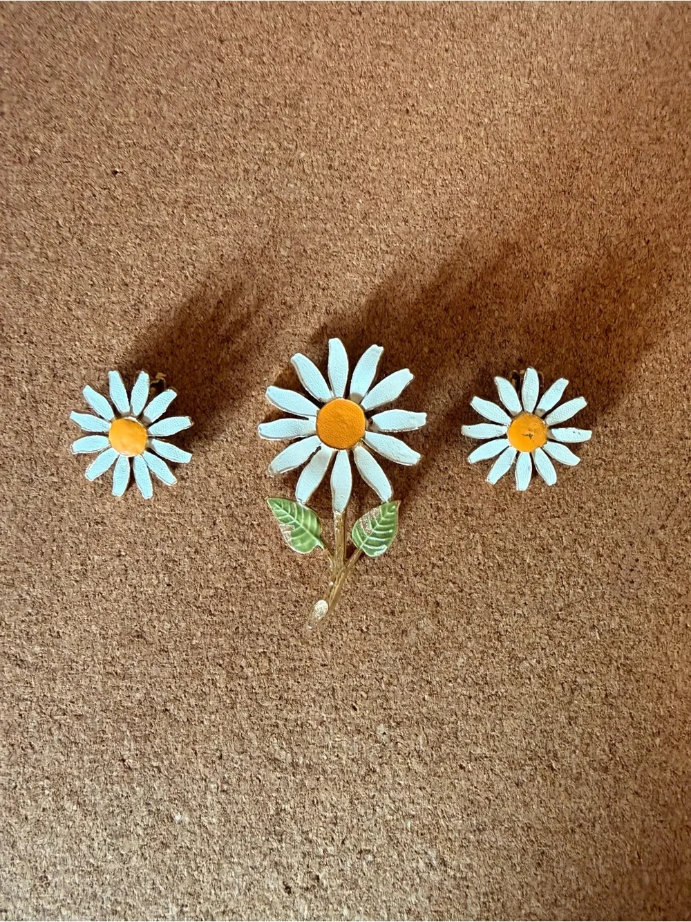 Vintage 1960s Enamel White Daisy Brooch Pin and Clip On Earrings Jewelry Set